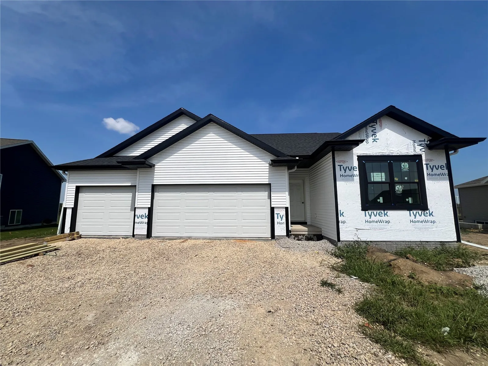 6902 Artesa Bell Drive SW, Cedar Rapids, Iowa 52404 – Property Featured Image