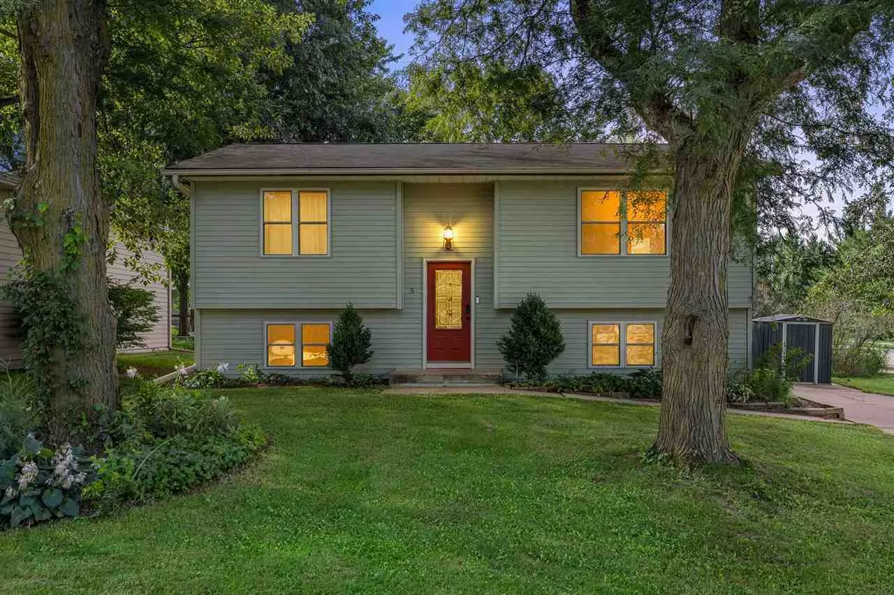 5 Birch Ct, North Liberty, Iowa 52317 – Property Featured Image