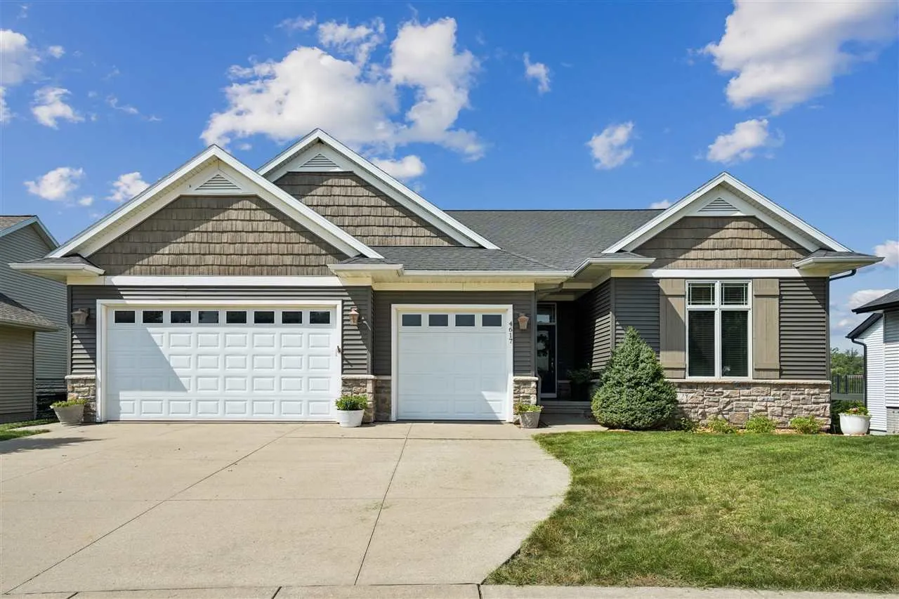 4617 Oak Creek Ct NE, Cedar Rapids, Iowa 52411 – Property Featured Image