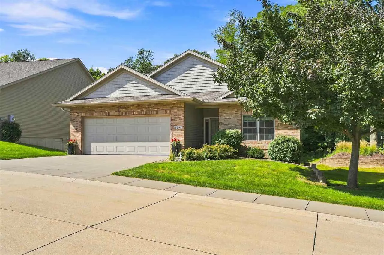 2248 Jessica Ln, Coralville, Iowa 52241 – Property Featured Image