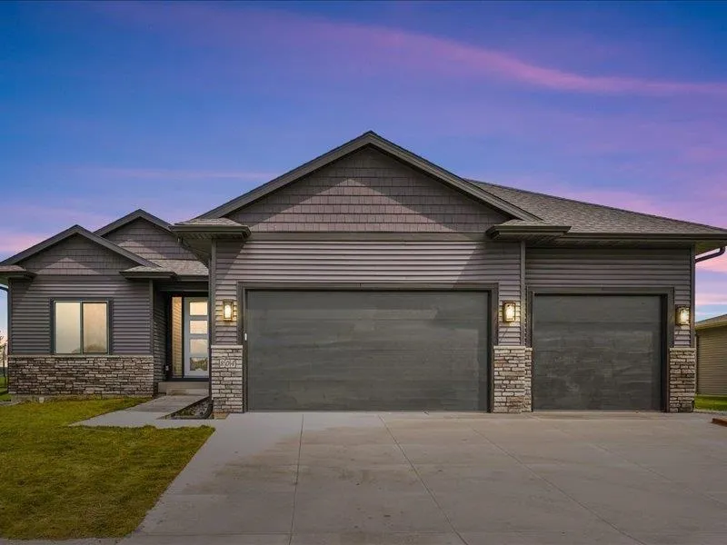 804 Windam Dr., Solon, Iowa 52333 – Property Featured Image