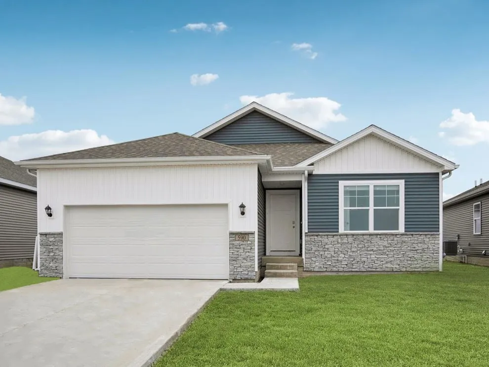 45 Verbena Lane SW, Cedar Rapids, Iowa 52404 – Property Featured Image