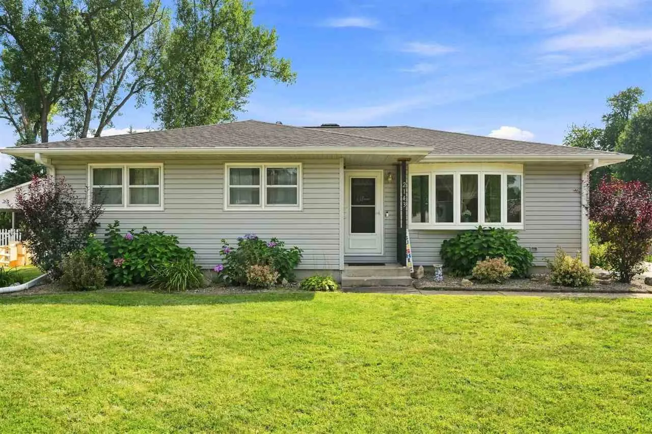 2143 NE Richard Drive, Cedar Rapids, Iowa 52402 – Property Featured Image