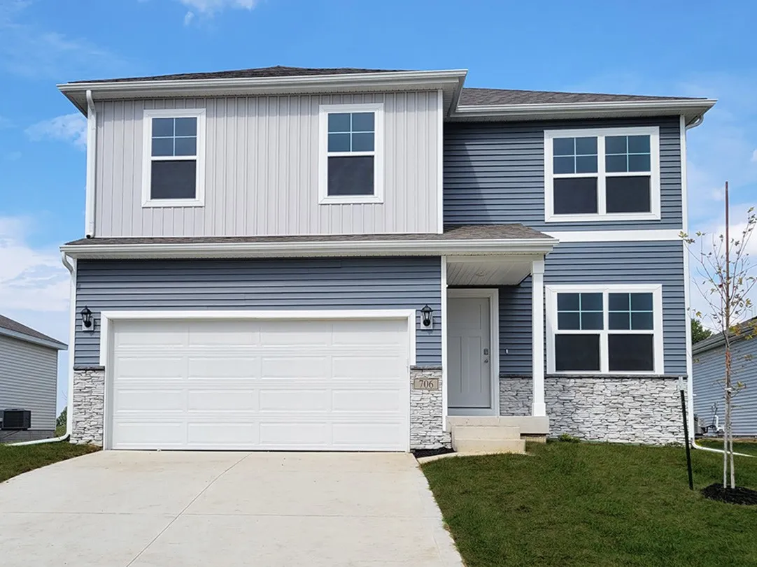 2893 Prairielight Drive, Hiawatha, Iowa 52233 – Property Featured Image