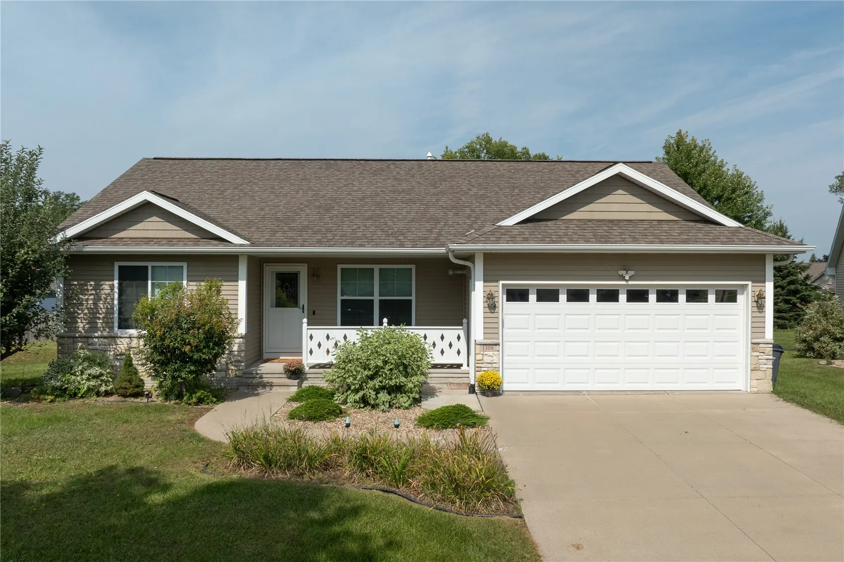 1308 Deer Run NE, Cedar Rapids, Iowa 52402 – Property Featured Image