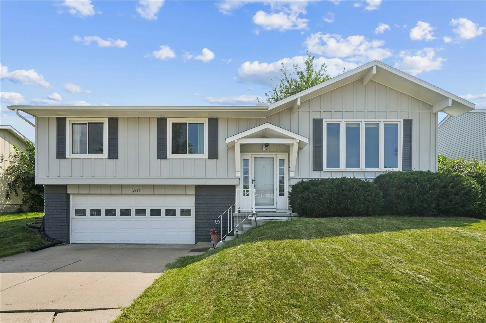 3425 Sue Lane NW, Cedar Rapids, Iowa 52405 – Property Featured Image