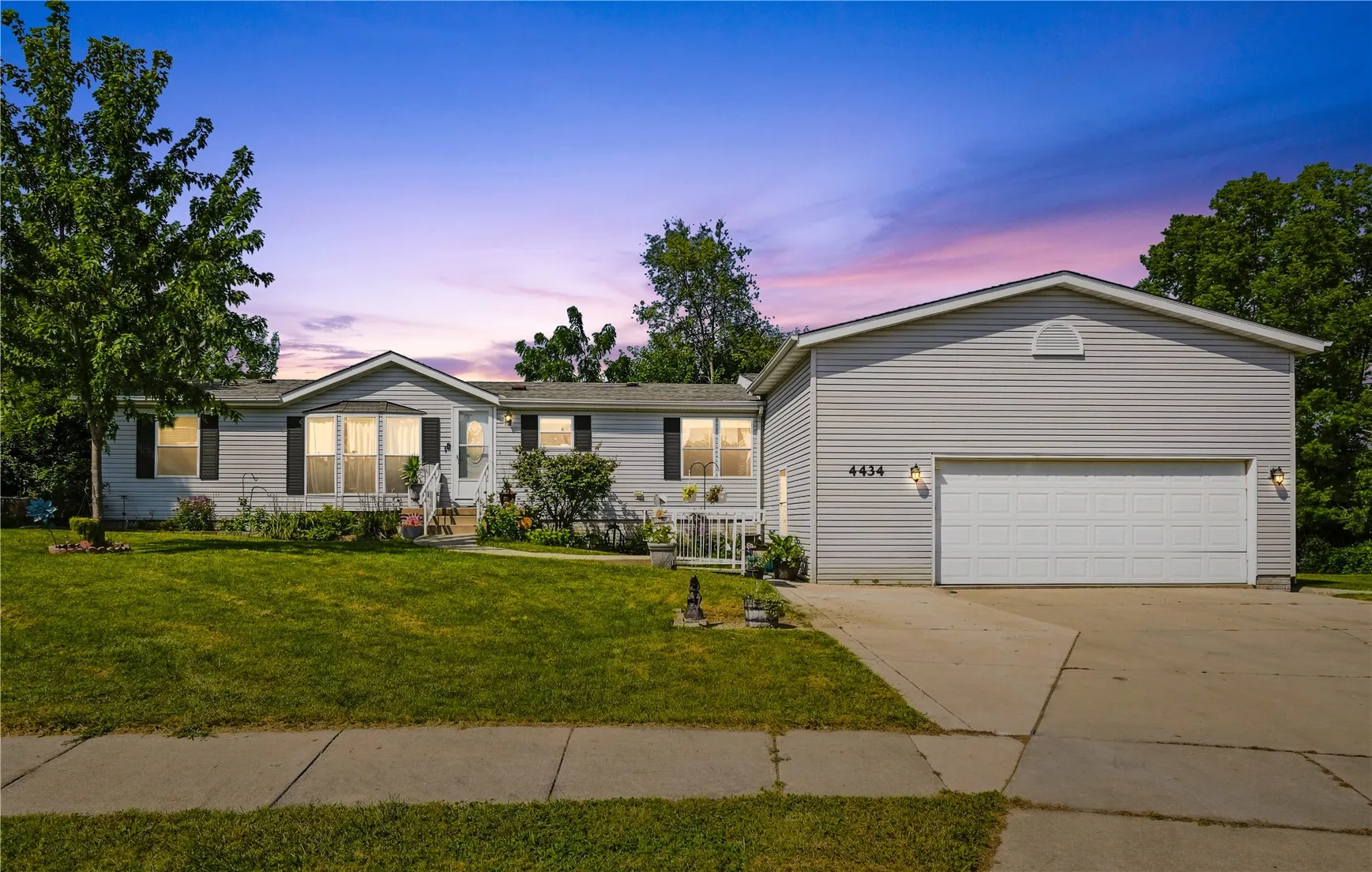 4434 Megan Court, Cedar Rapids, Iowa 52405 – Property Featured Image