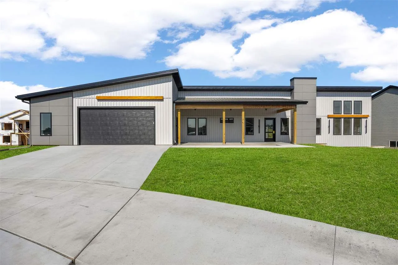 523 Park View Ct, Mt Vernon, Iowa 52314 – Property Featured Image