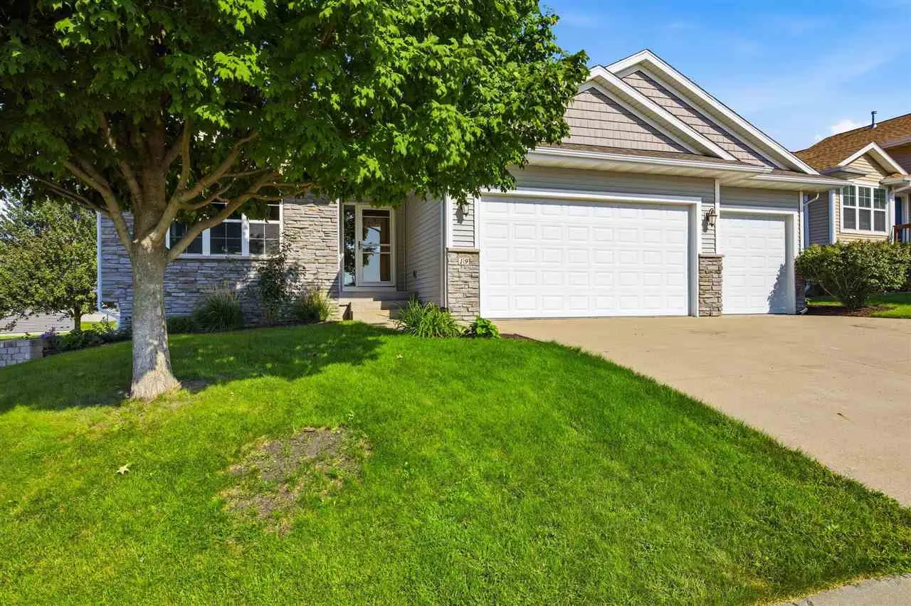19 Eversull Lane, Iowa City, Iowa 52245 – Property Featured Image