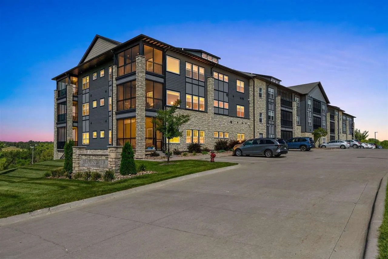 1920 Country Club Drive Unit 108, Coralville, Iowa 52241 – Property Featured Image