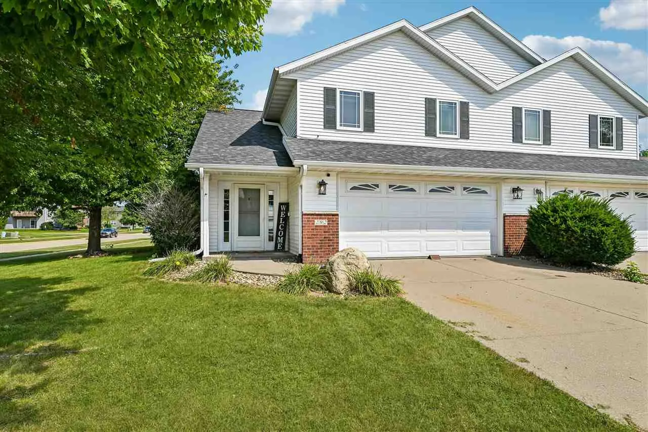 292 Watercress Road, North Liberty, Iowa 52317 – Property Featured Image