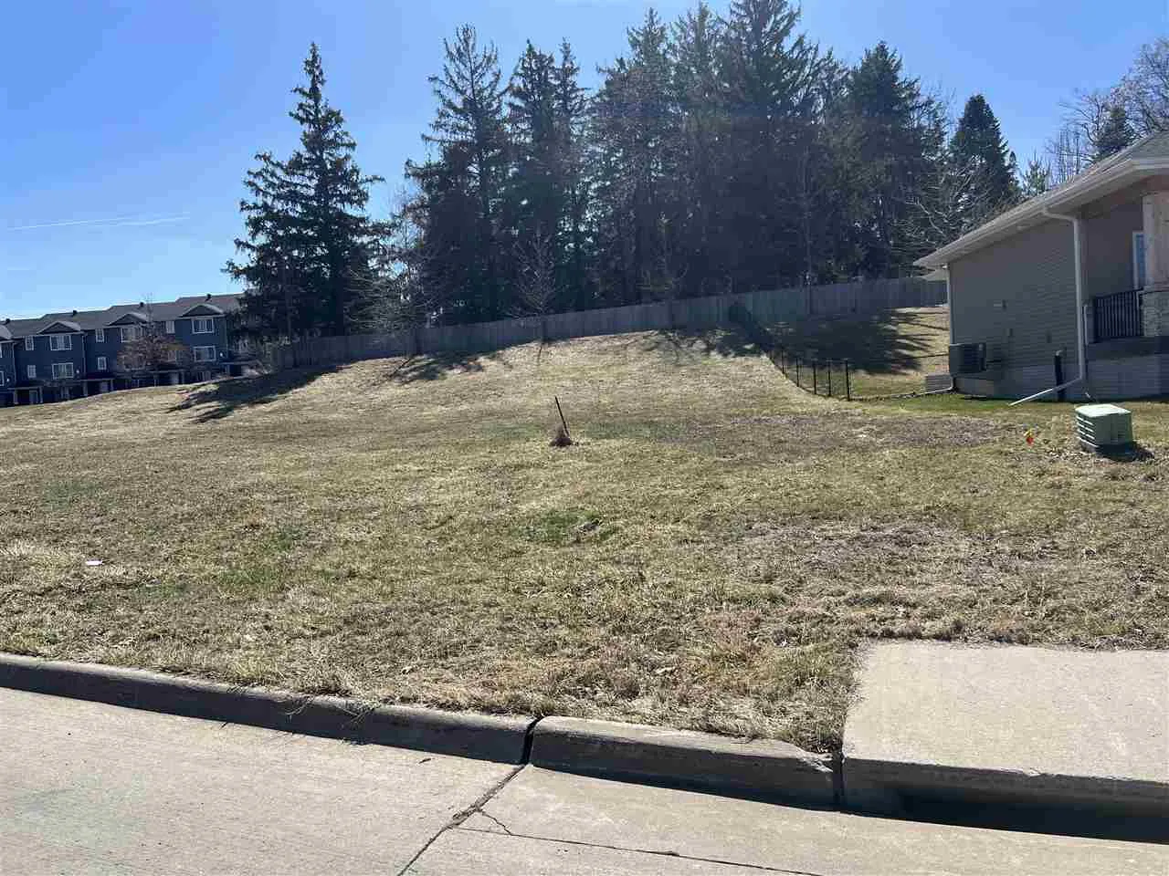 851 Silver Ln, Iowa City, Iowa 52245 – Property Featured Image