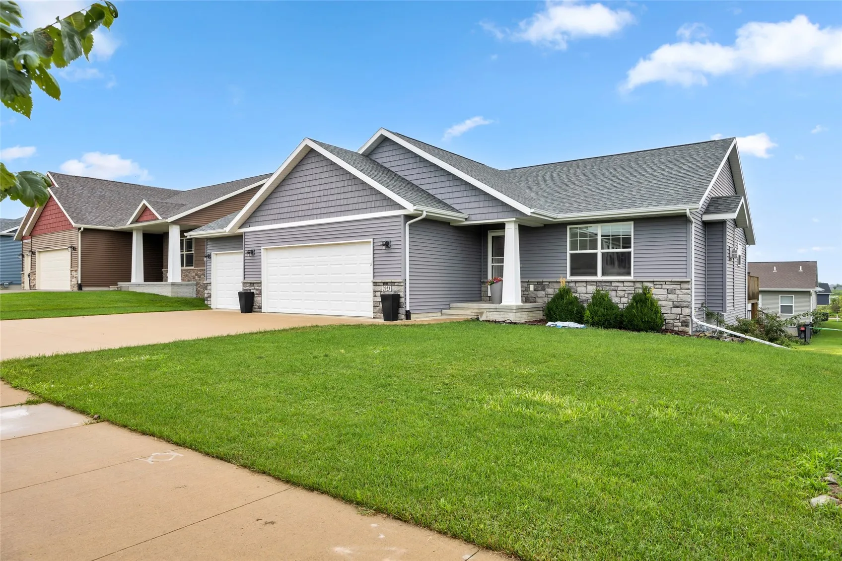 2923 James Parkway SW, Cedar Rapids, Iowa 50404 – Property Featured Image