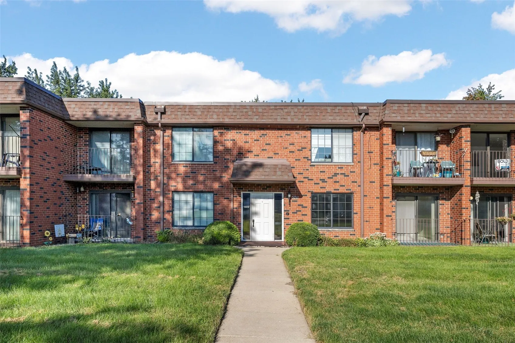 5711 Golden Ct NE Unit 36, Cedar Rapids, Iowa 52402 – Property Featured Image