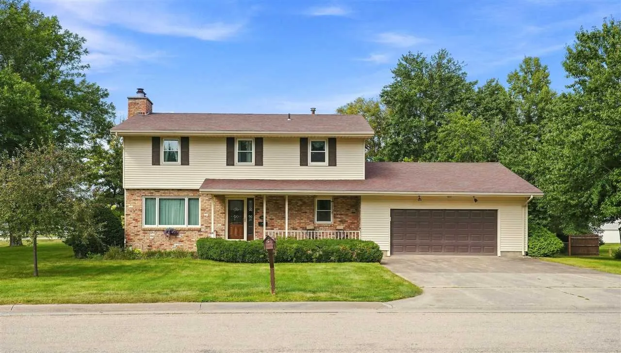 1302 E Harrison St, Washington, Iowa 52353 – Property Featured Image