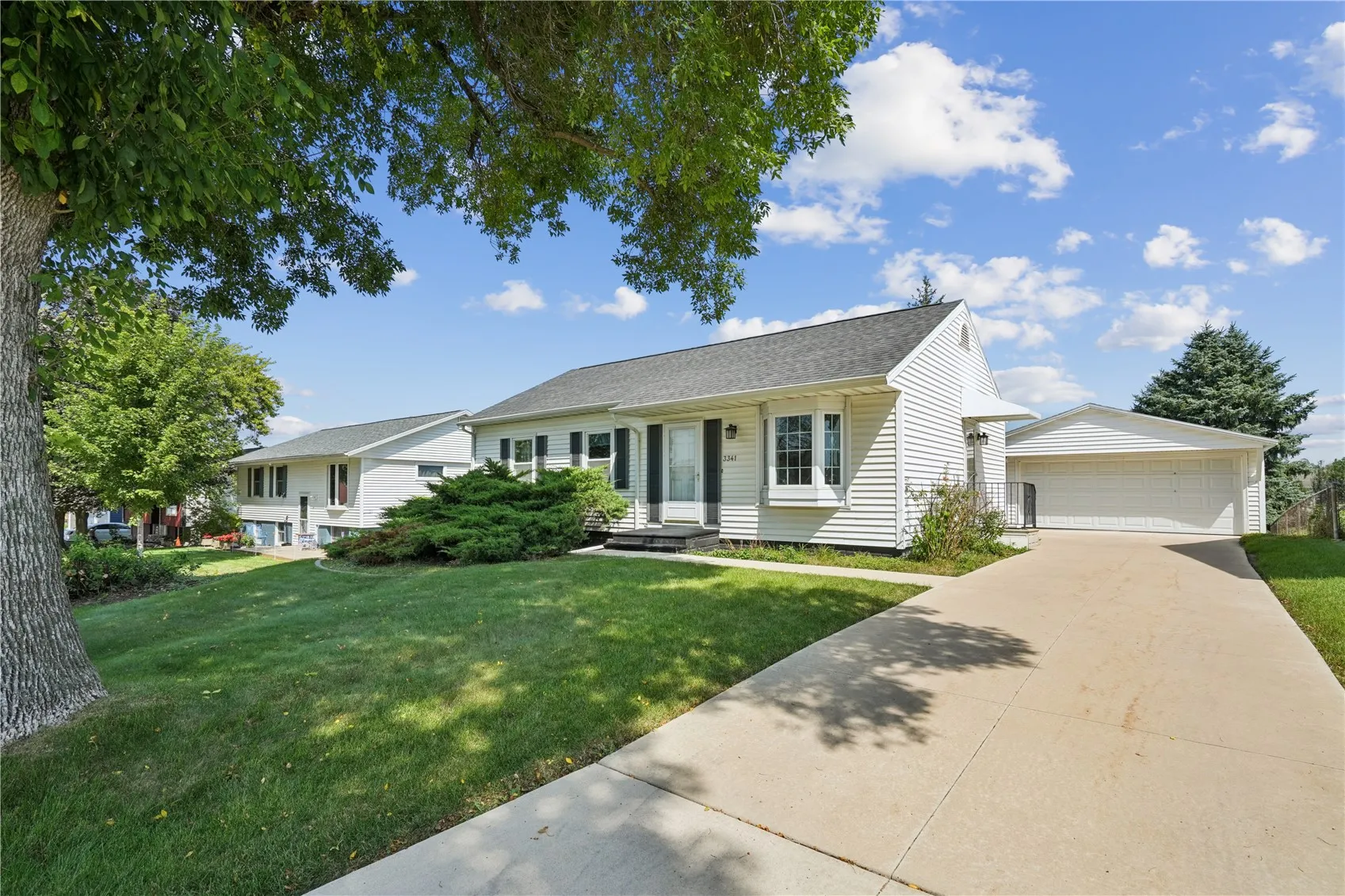 3341 Dunham Drive SW, Cedar Rapids, Iowa 52404 – Property Featured Image