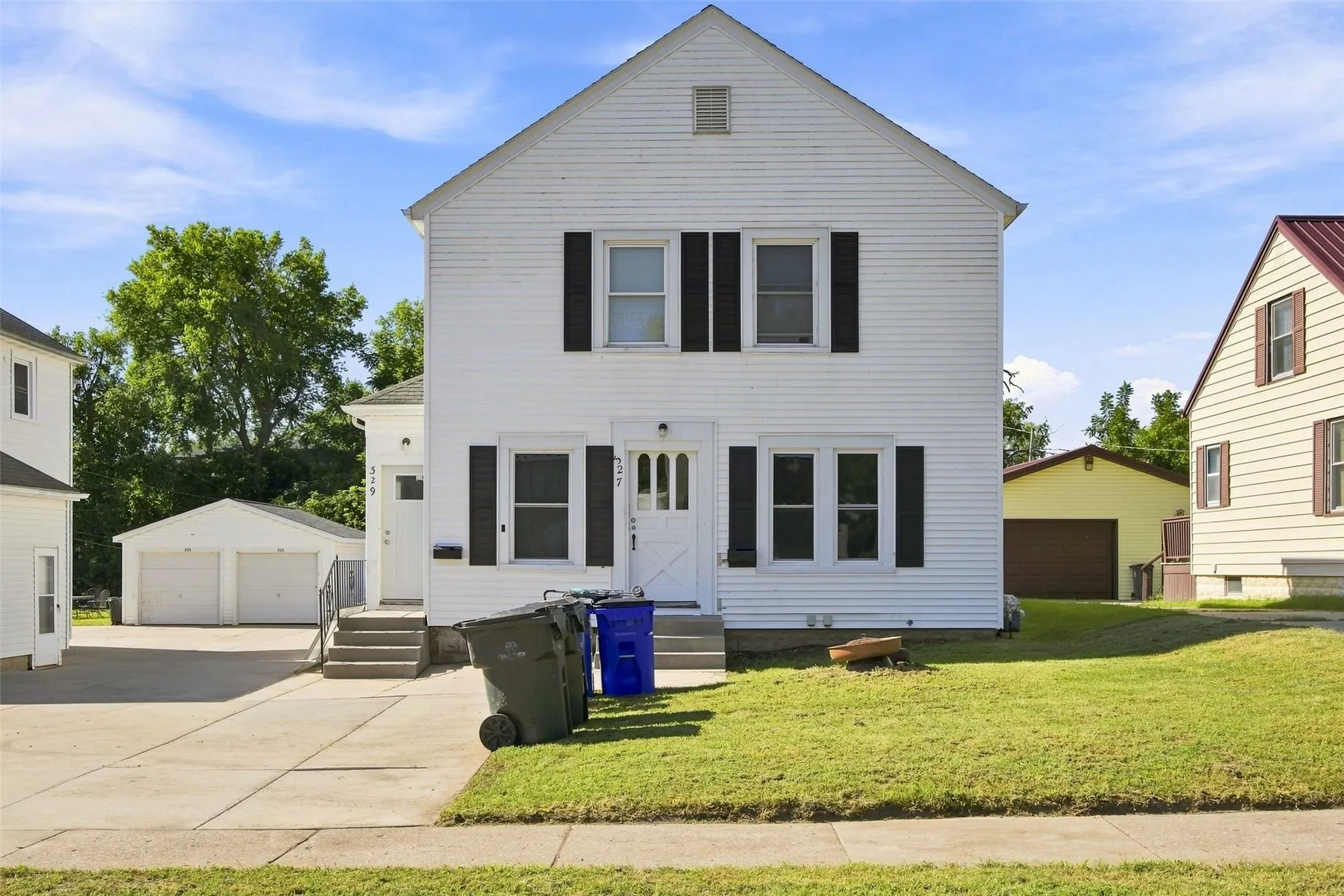 327 30th Street Drive SE, Cedar Rapids, Iowa 52403 – Property Featured Image