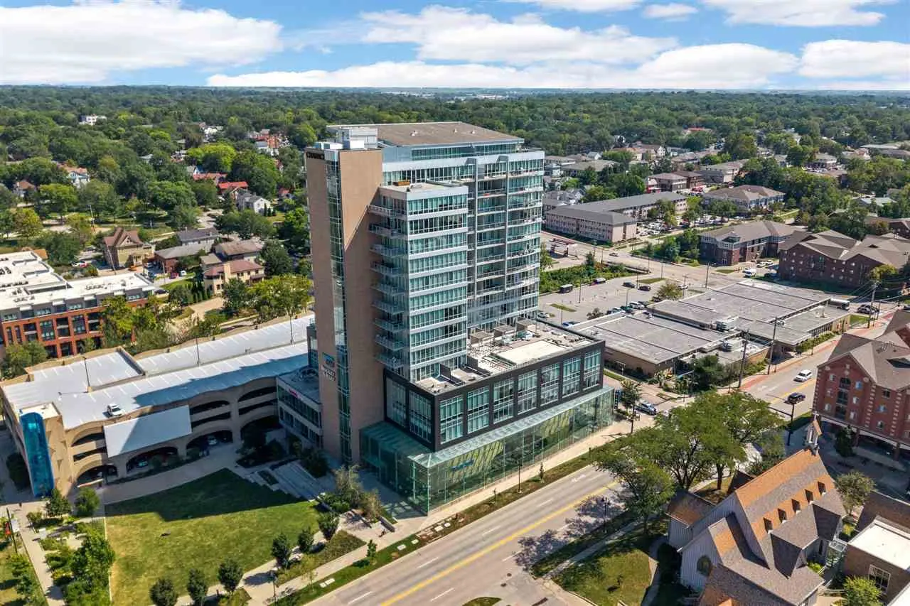 404 E College St Unit No. 1101 + 1102, Iowa City, Iowa 52240 – Property Featured Image
