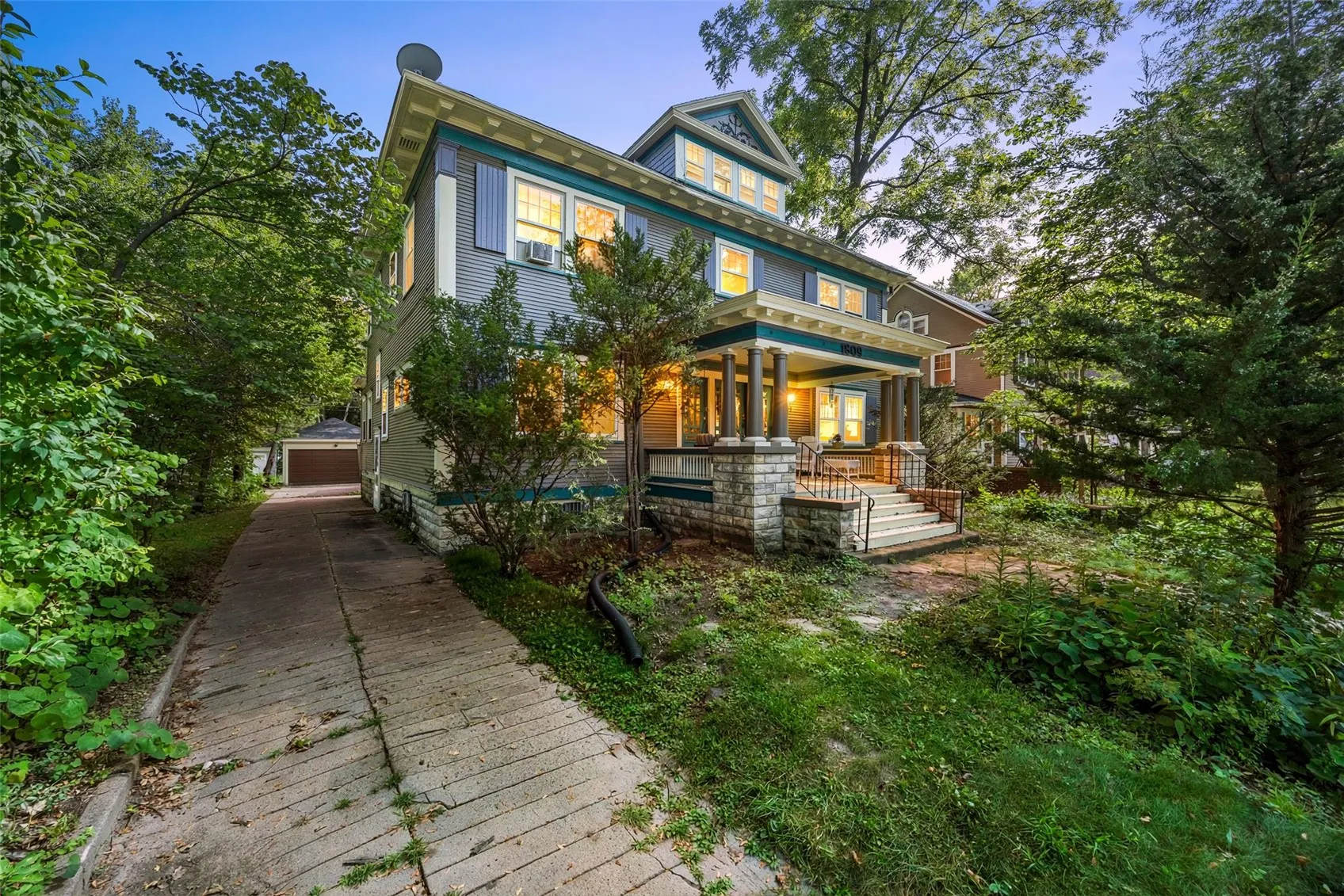 1809 2nd Avenue SE, Cedar Rapids, Iowa 52403 – Property Featured Image