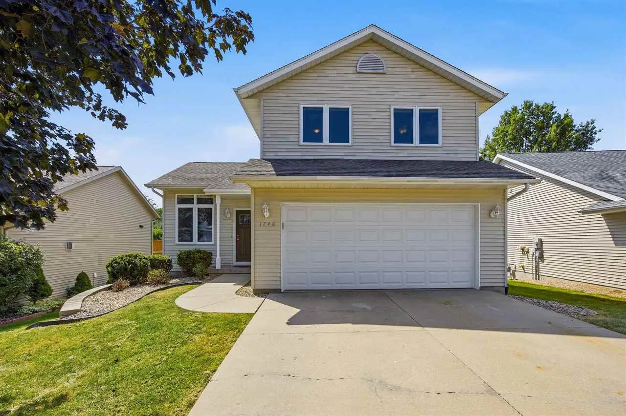 1748 Parkway Dr, Coralville, Iowa 52241 – Property Featured Image