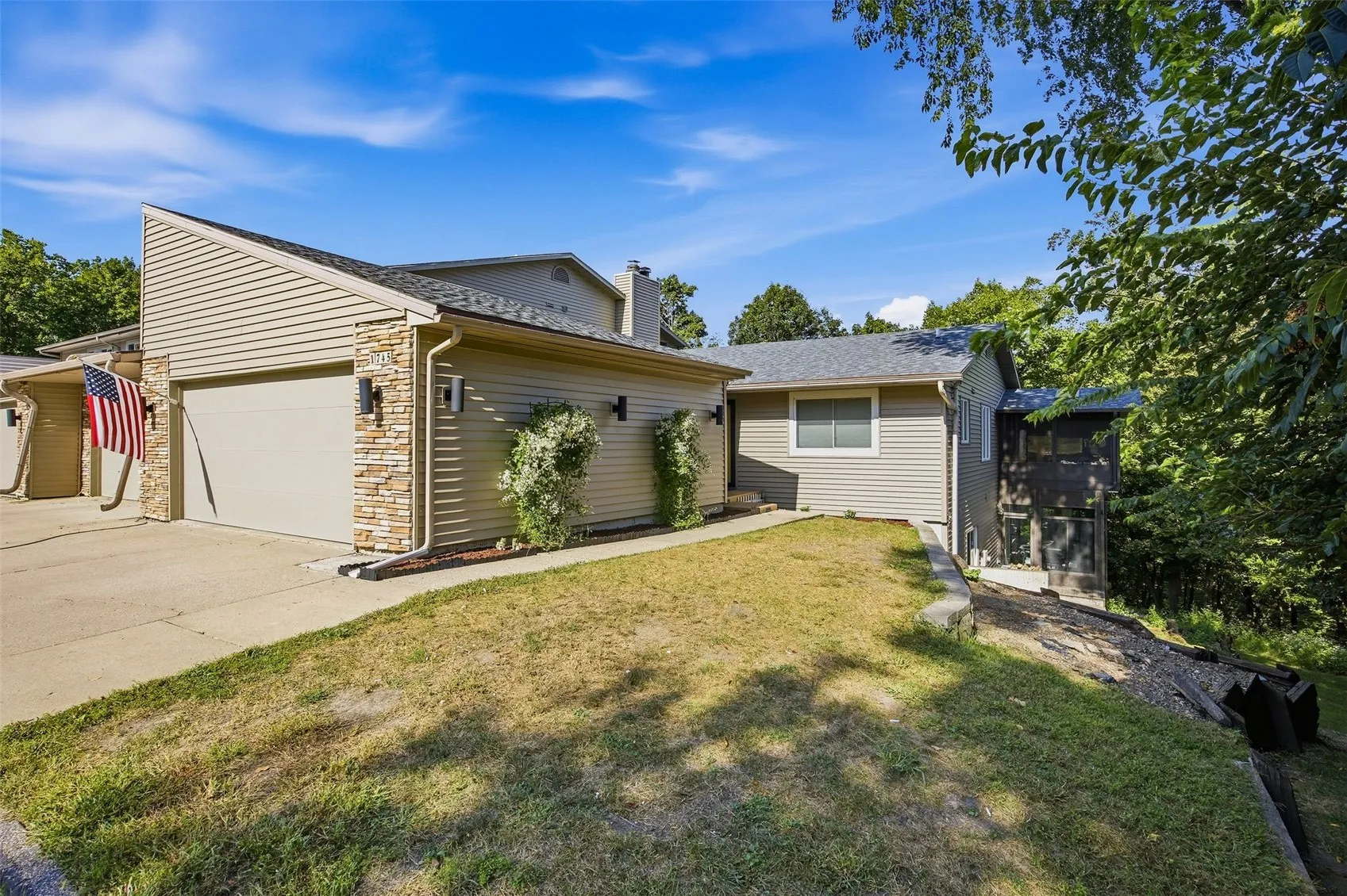 1745 Applewood Court NE, Cedar Rapids, Iowa 52402 – Property Featured Image