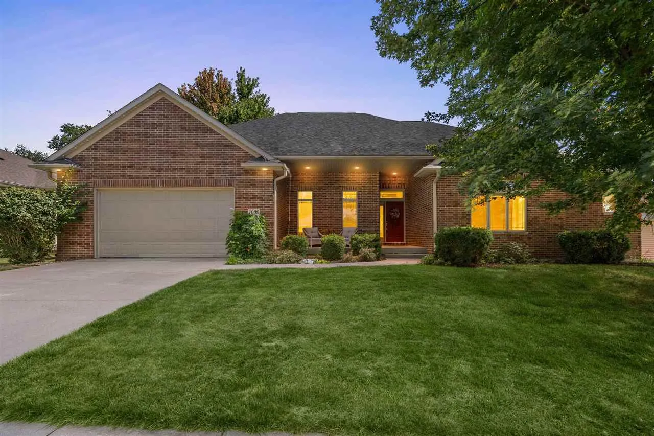1008 Tamarack Trail, Iowa City, Iowa 52245 – Property Featured Image