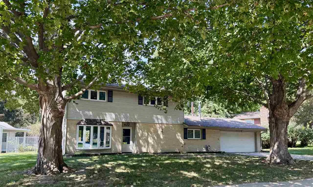 822 20th Ave, Coralville, Iowa 52241 – Property Featured Image