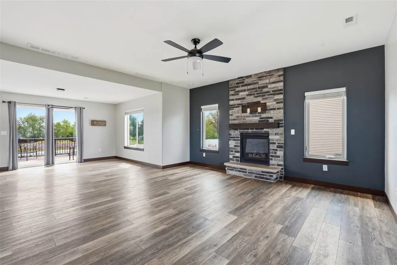 903 Carl Ct, Solon, Iowa 52333 – Property Featured Image