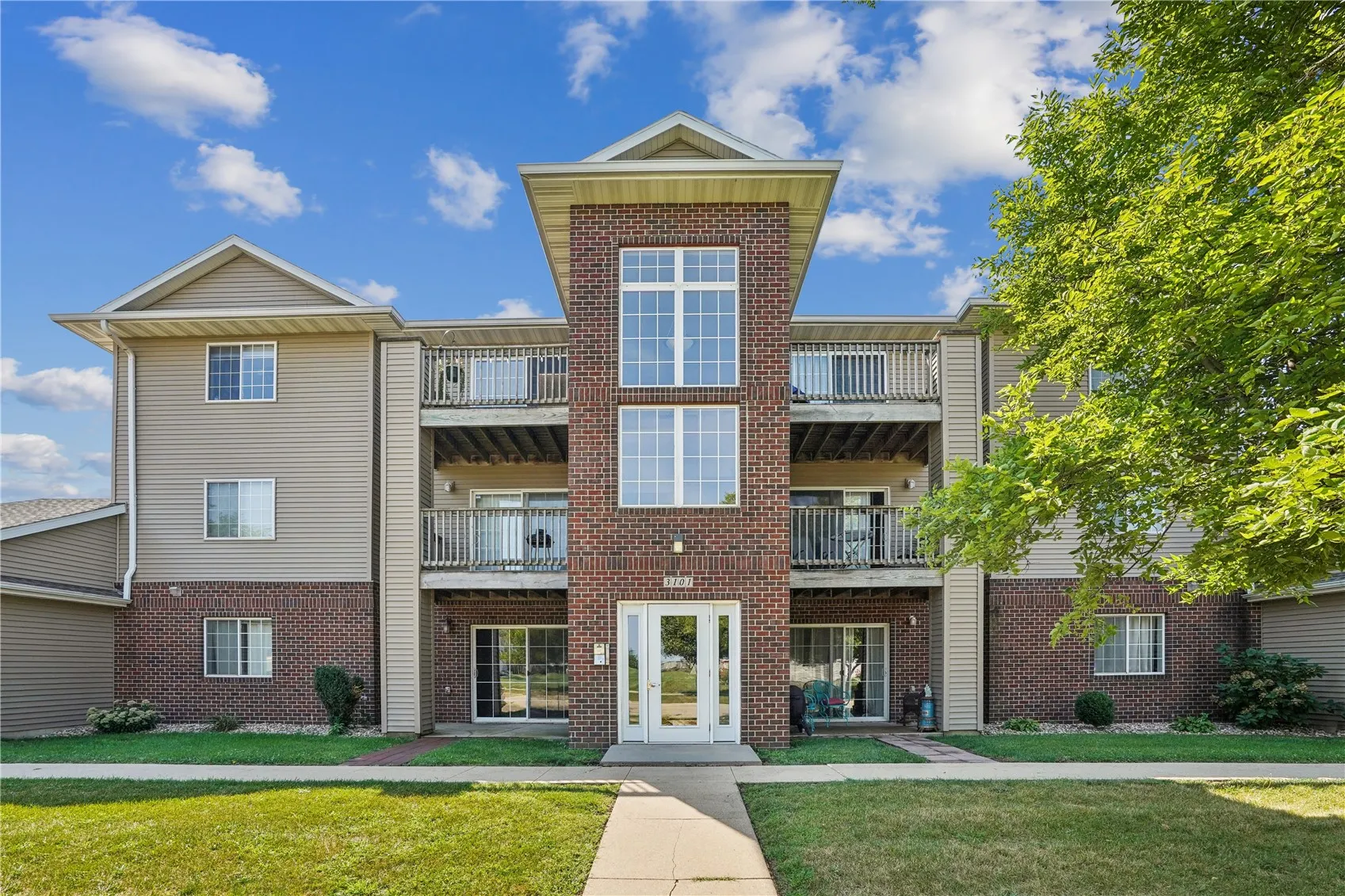 3101 Samuel Court SW Unit 3, Cedar Rapids, Iowa 52404 – Property Featured Image
