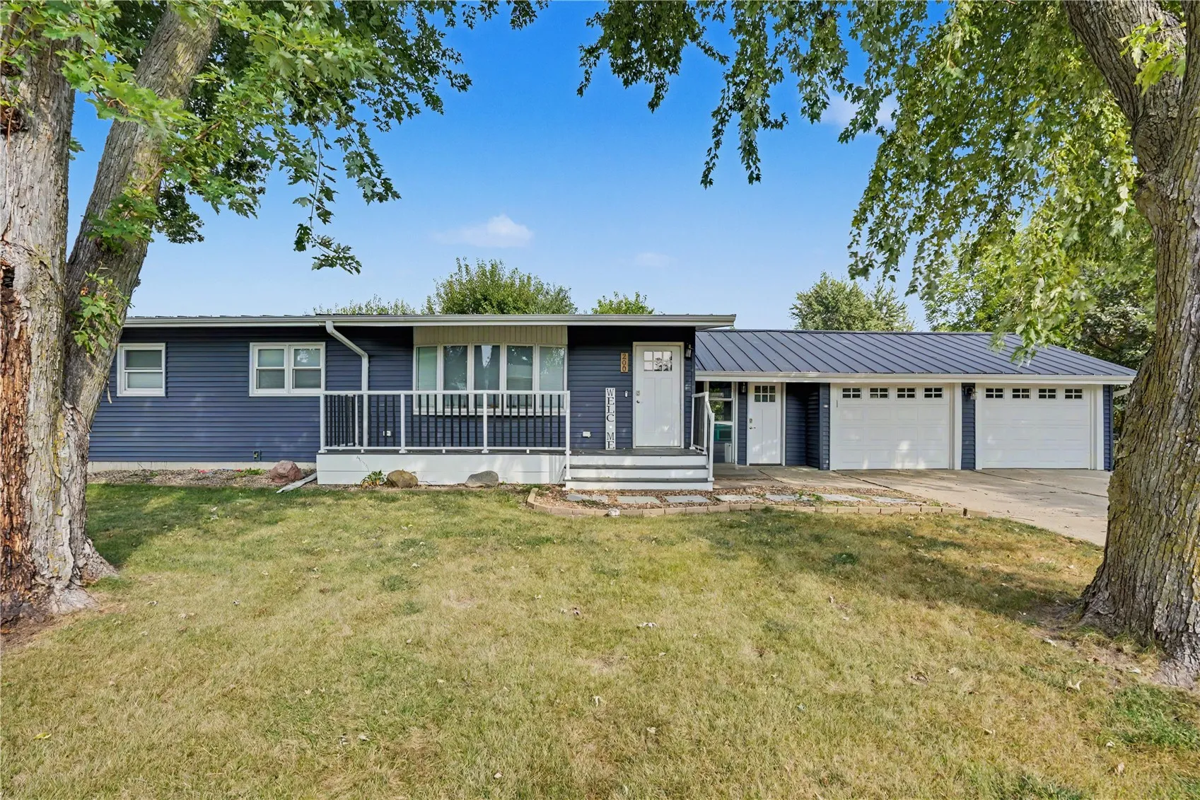 200 Isham Drive, Marion, Iowa 52302 – Property Featured Image