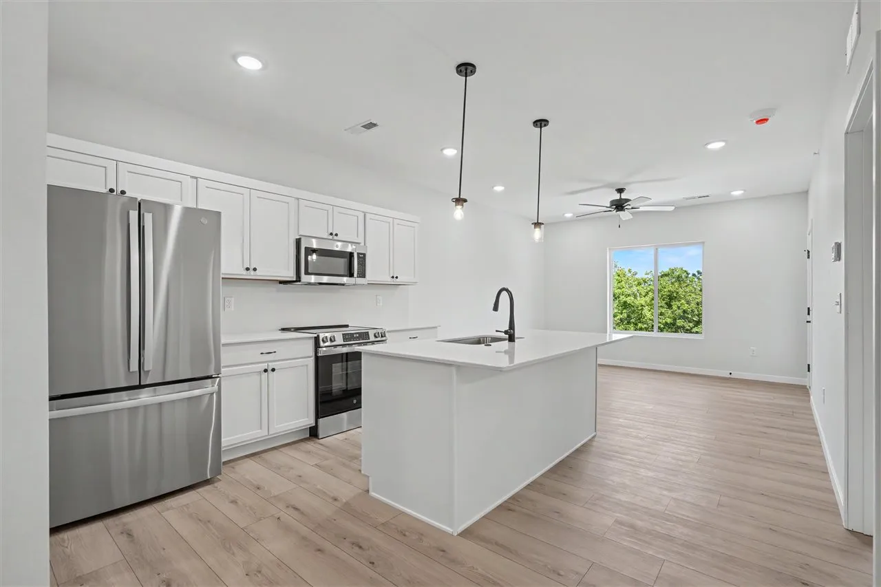 4428 Deer Creek Rd Unit 304, Iowa City, Iowa 52246 – Property Featured Image