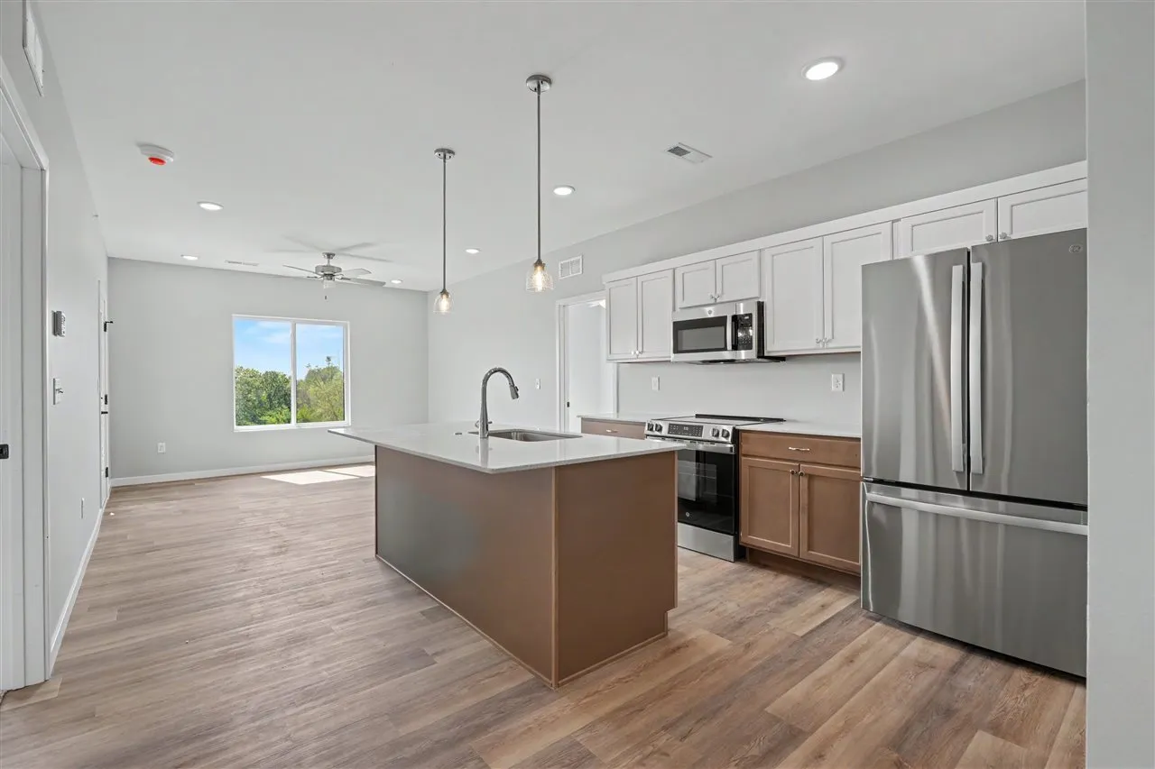 4428 Deer Creek Rd Unit 303, Iowa City, Iowa 52246 – Property Featured Image