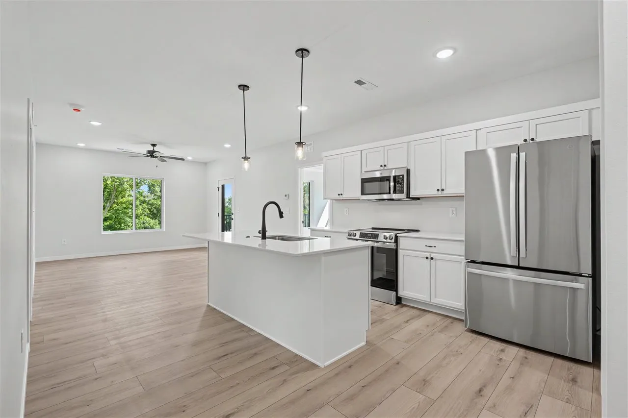 4428 Deer Creek Rd Unit 310, Iowa City, Iowa 52246 – Property Featured Image