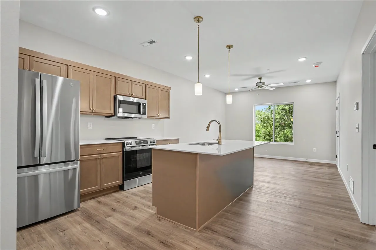4428 Deer Creek Rd Unit 208, Iowa City, Iowa 52246 – Property Featured Image