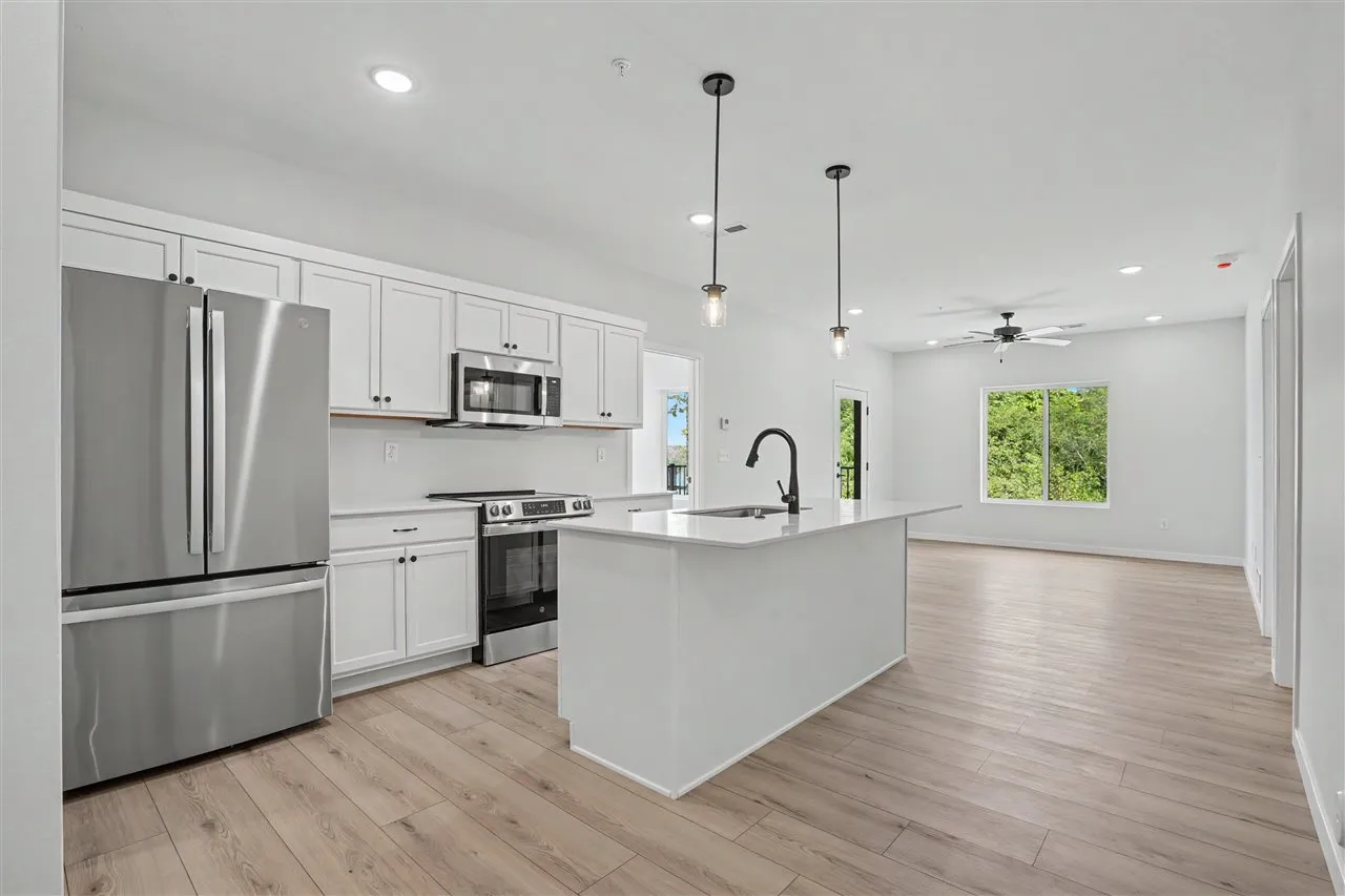 4428 Deer Creek Rd Unit 202, Iowa City, Iowa 52246 – Property Featured Image
