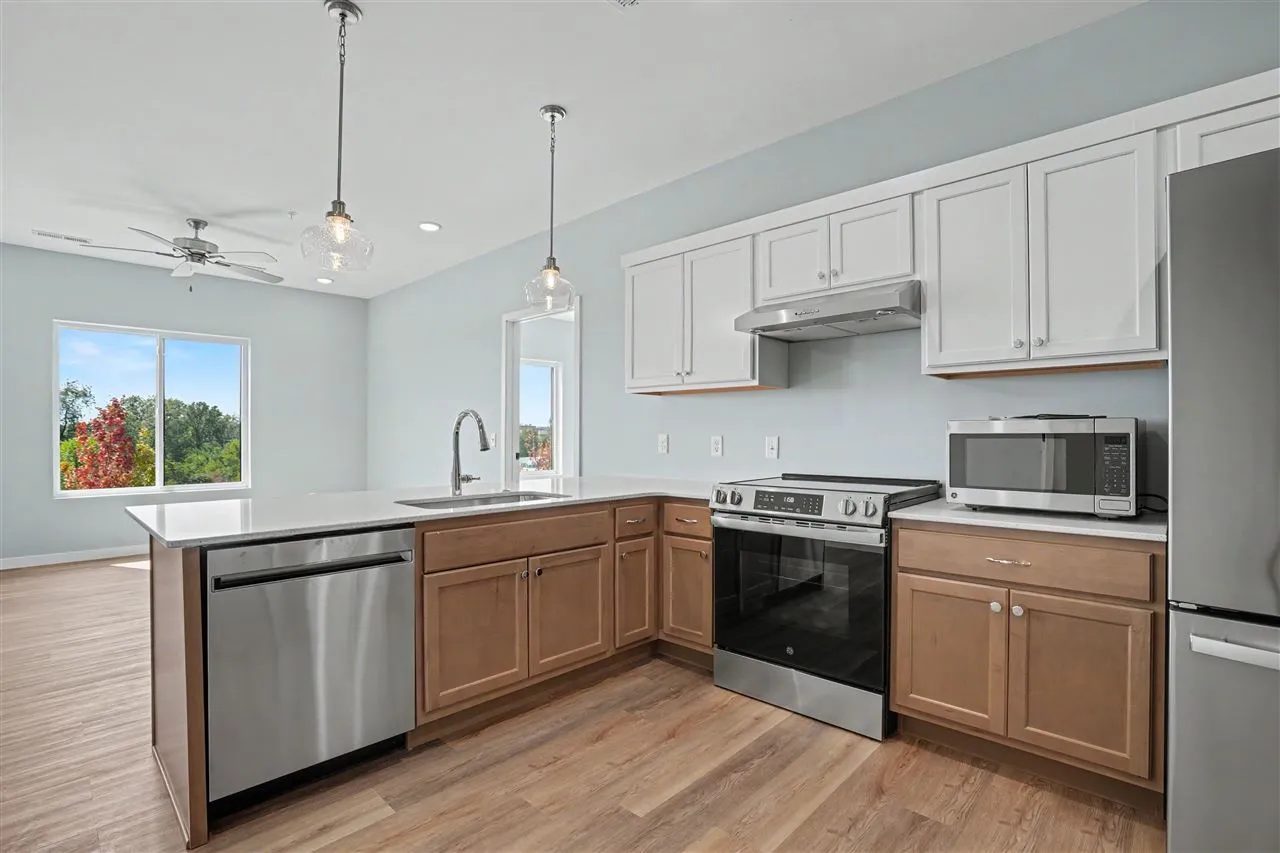 4428 Deer Creek Rd Unit 203, Iowa City, Iowa 52246 – Property Featured Image