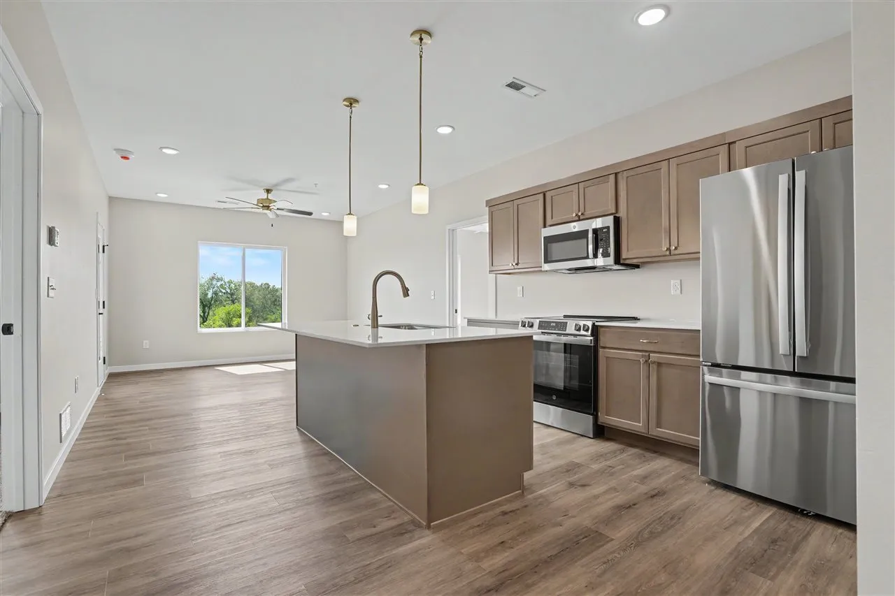 4428 Deer Creek Rd Unit 205, Iowa City, Iowa 52246 – Property Featured Image