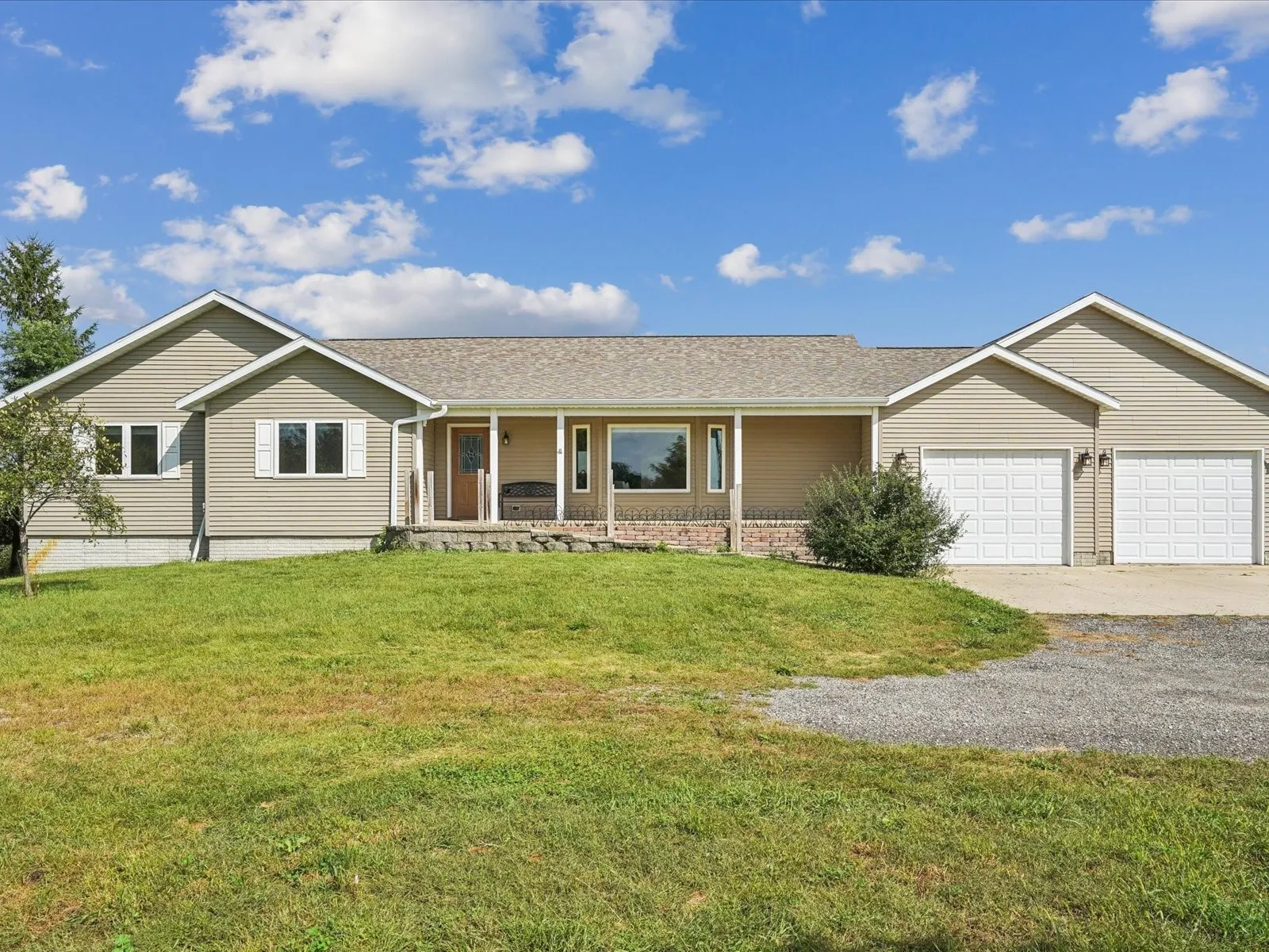 3301 Lewis Bottoms Road, Palo, Iowa 52324 – Property Featured Image