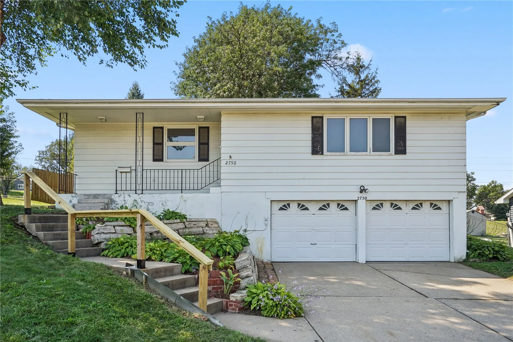 2750 Evelyn Dr SW, Cedar Rapids, Iowa 52404 – Property Featured Image