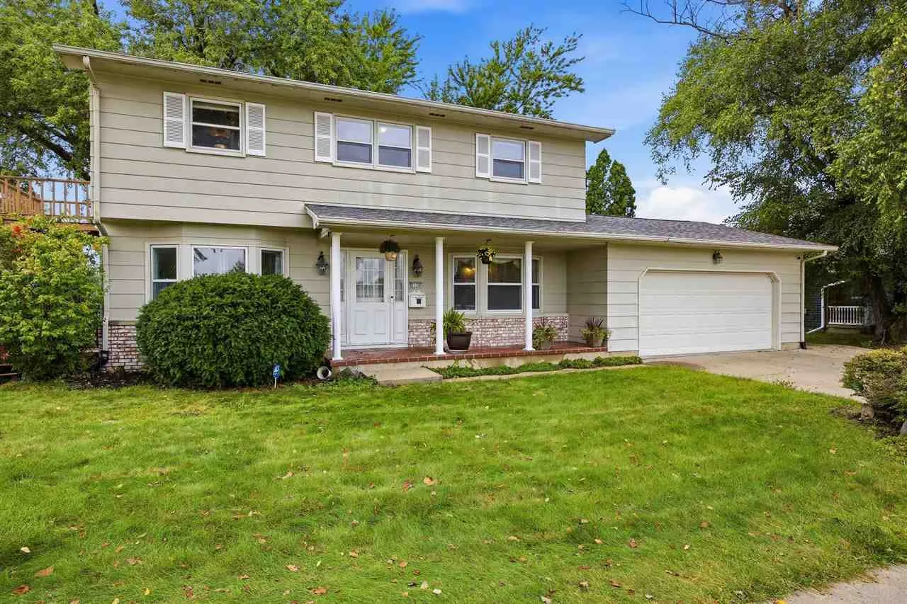 2120 27th St, Marion, Iowa 52302 – Property Featured Image