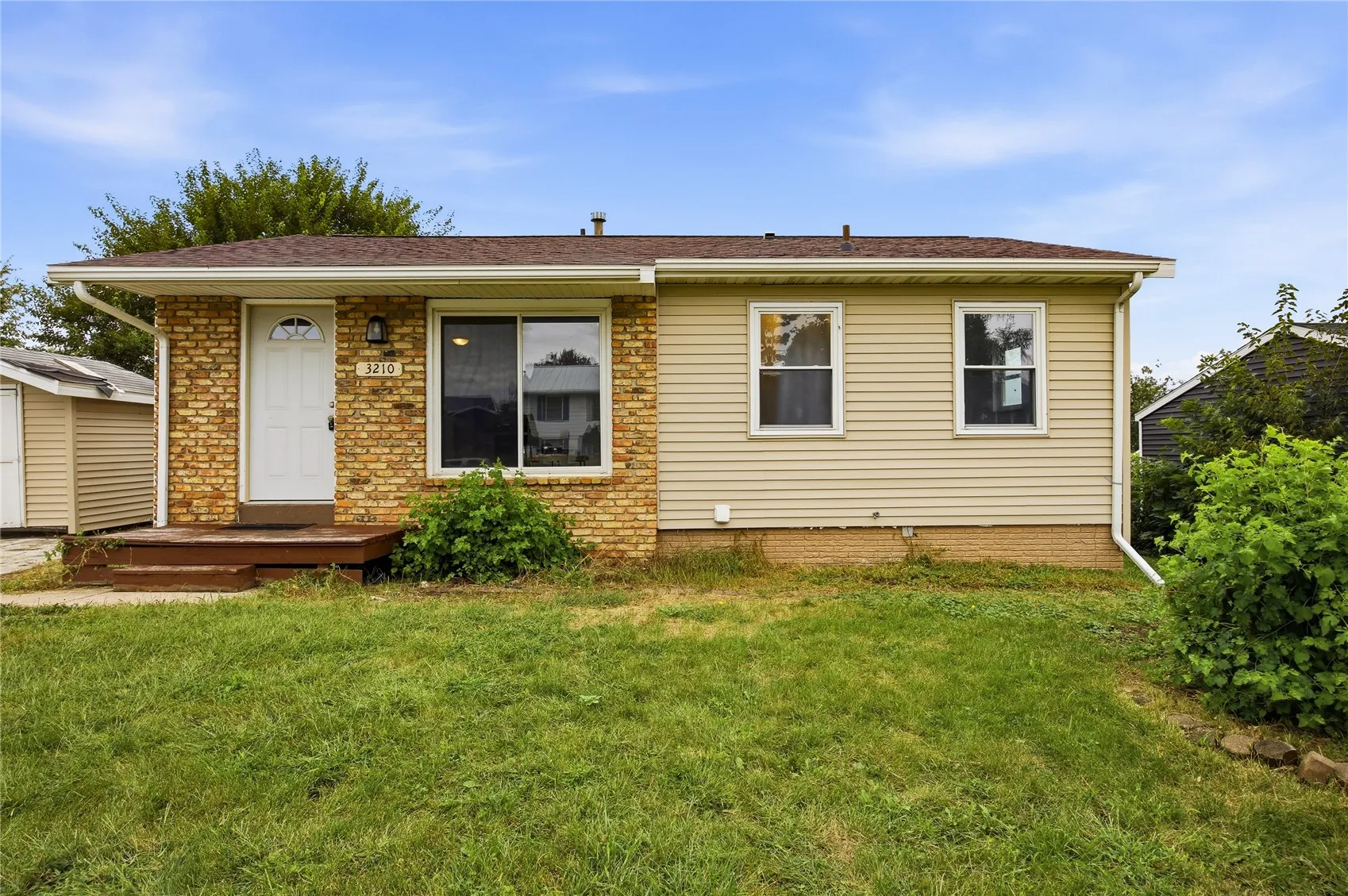 3210 Carriage Drive SW, Cedar Rapids, Iowa 52404 – Property Featured Image
