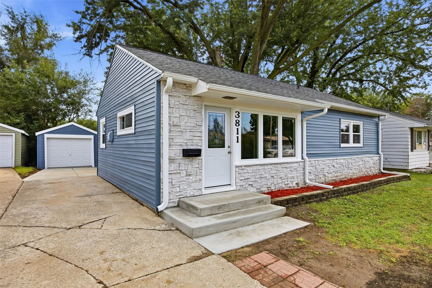 3811 Mount Vernon Road SE, Cedar Rapids, Iowa 52403 – Property Featured Image
