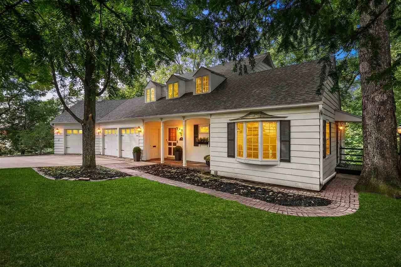 10 Oakridge Ave, Iowa City, Iowa 52246 – Property Featured Image