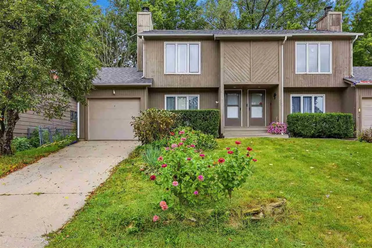 1430 Eastview Dr, Coralville, Iowa 52241 – Property Featured Image
