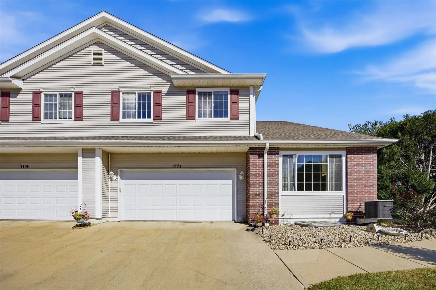 1121 74th Street NE, Cedar Rapids, Iowa 52402 – Property Featured Image