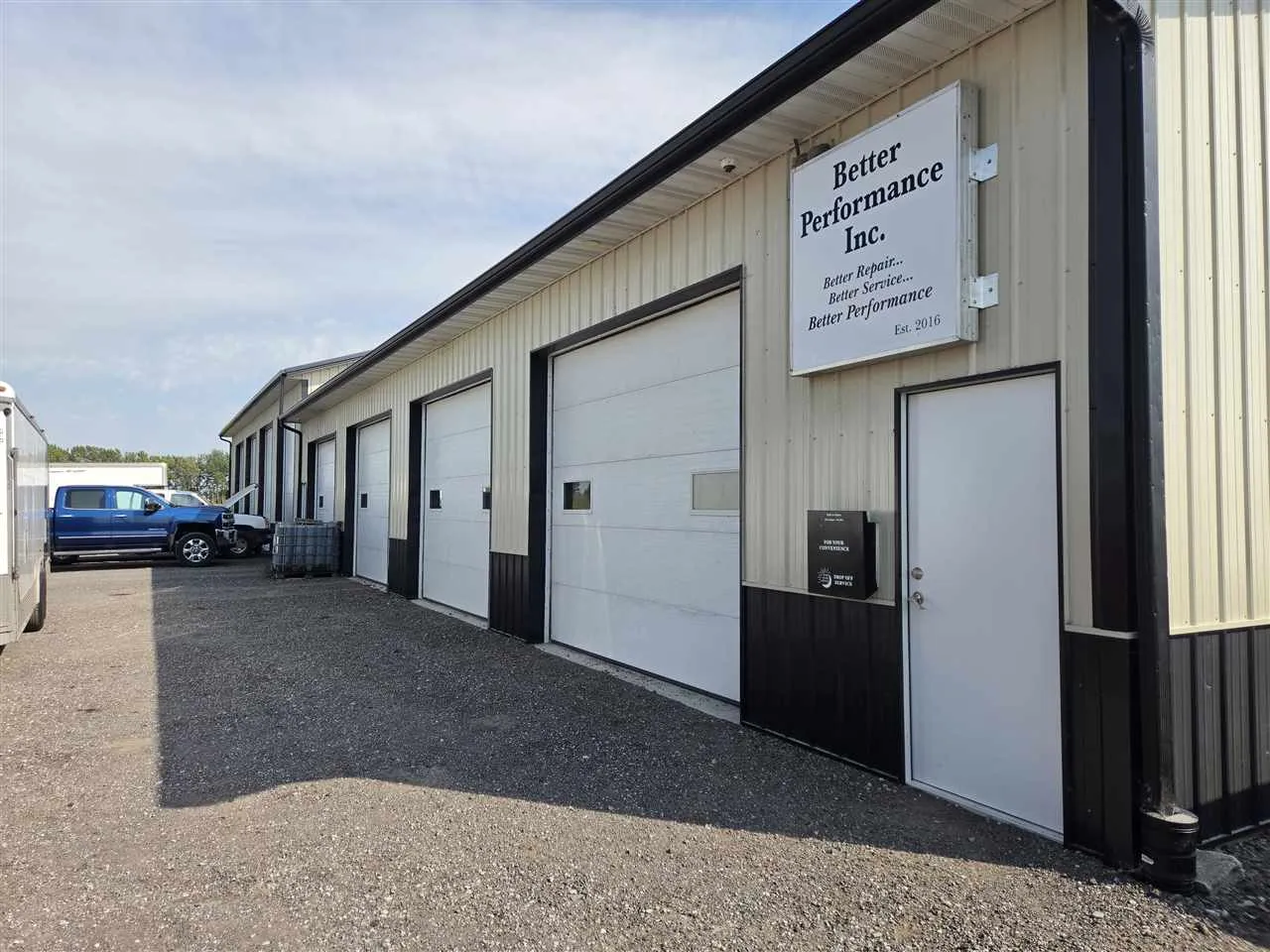 1216 Maple Ave, Kalona, Iowa 52247-9999 – Property Featured Image