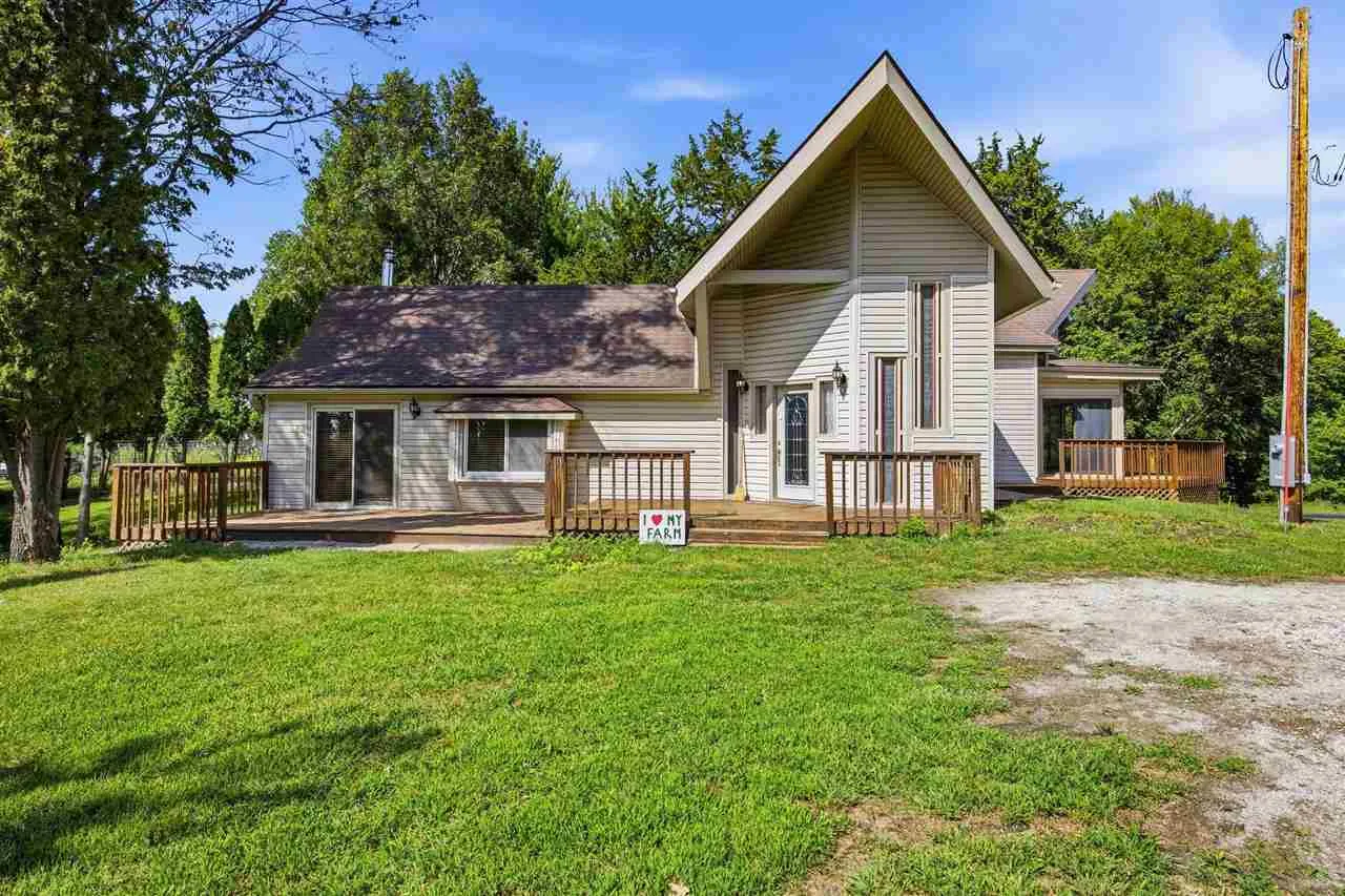 1795 Lake Manor Rd NE, Solon, Iowa 52333 – Property Featured Image