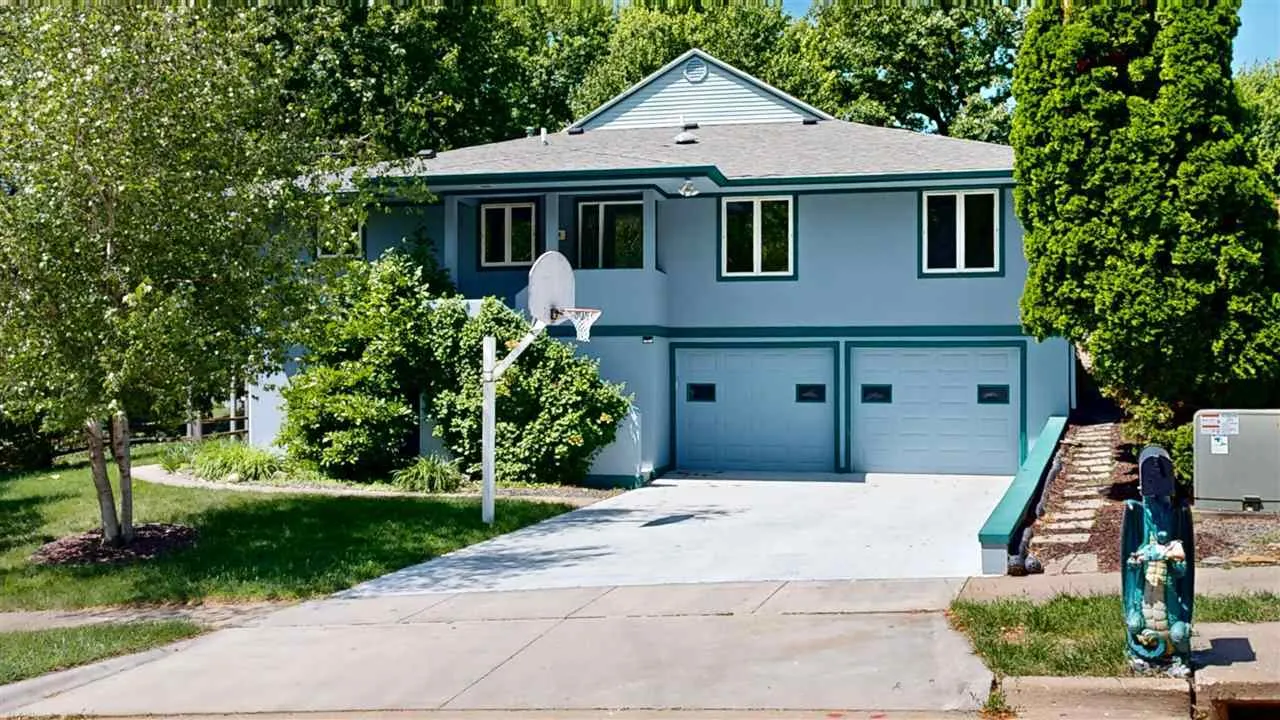 419 Elmira St, Iowa City, Iowa 52245 – Property Featured Image