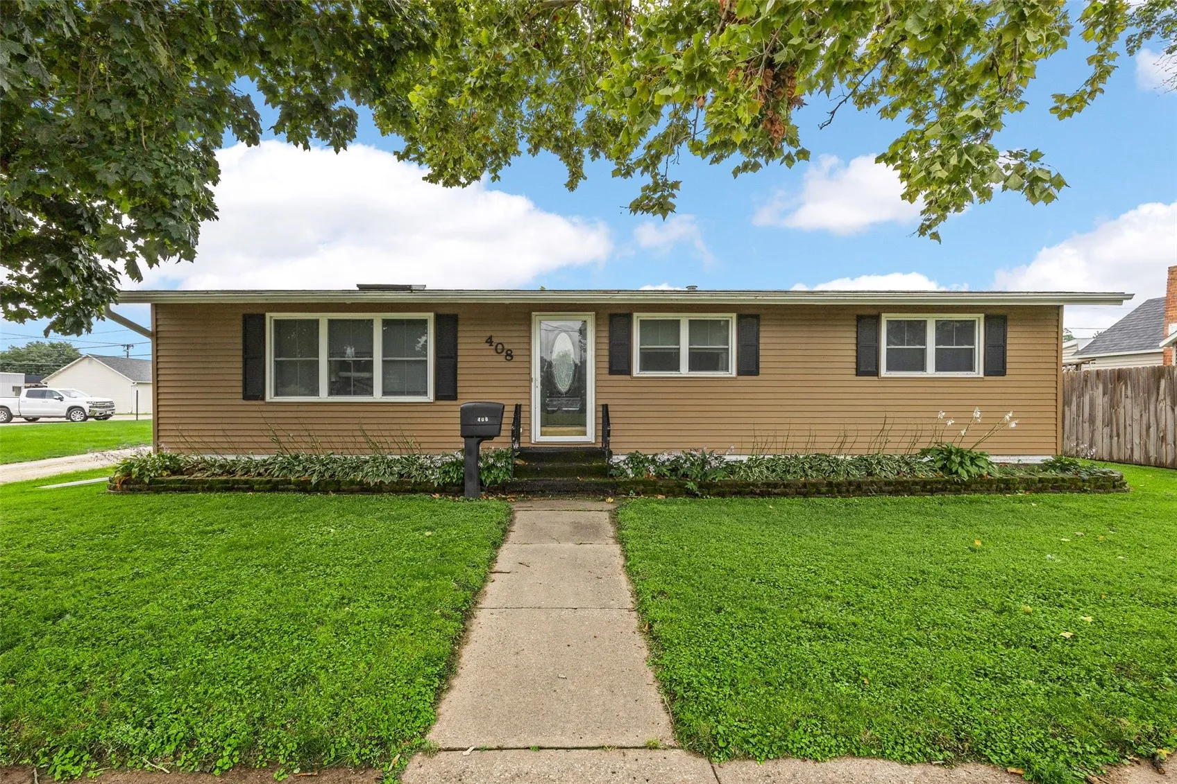 408 W 3rd Street, Vinton, Iowa 52349 – Property Featured Image