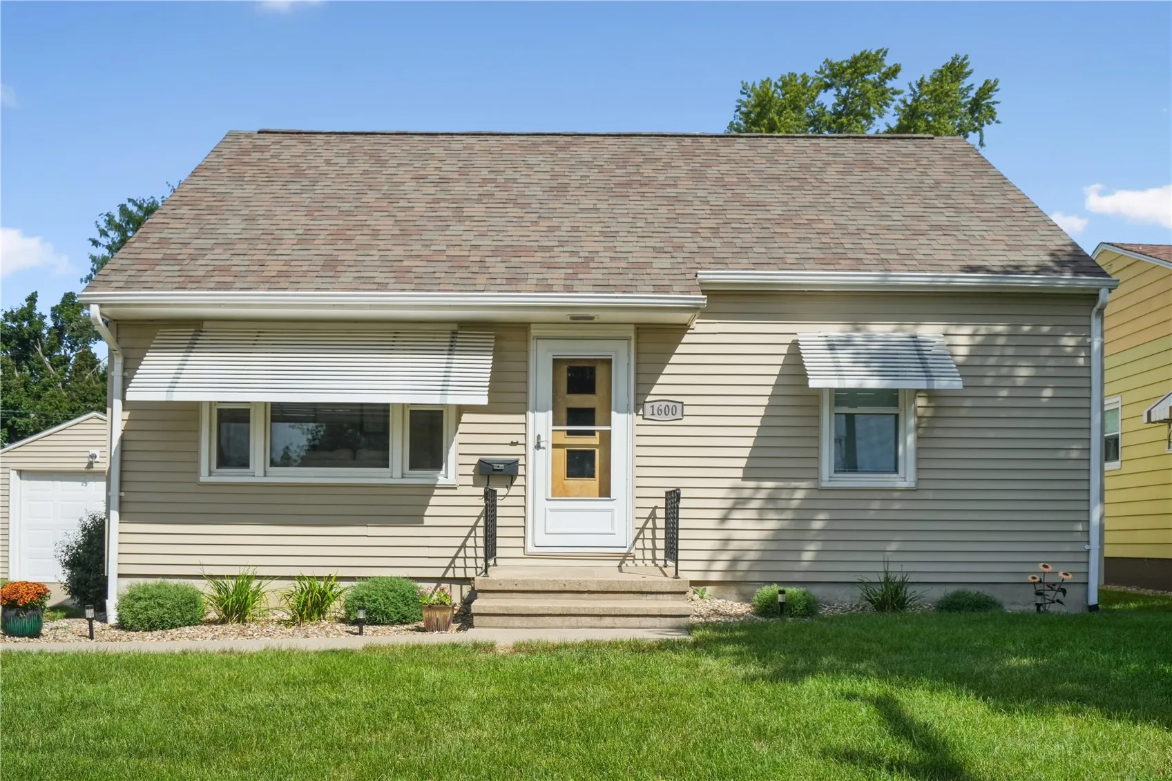 1600 10th Avenue SW, Cedar Rapids, Iowa 52404 – Property Featured Image